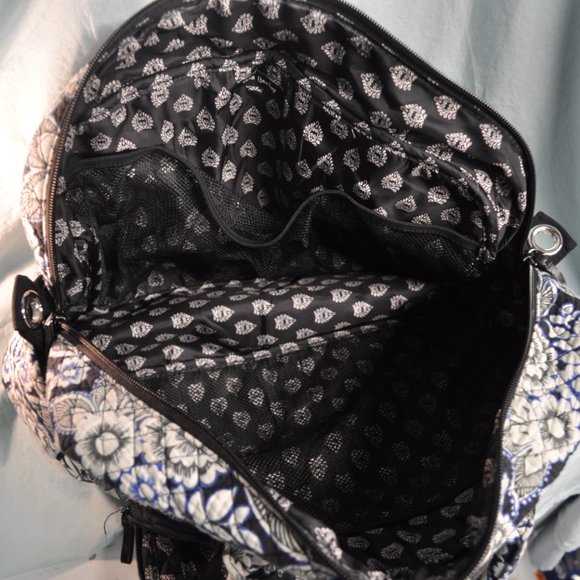 Vera Bradley	snow lotus winter 2017 blue black white floral large bag (21gw) - Picture 8 of 16